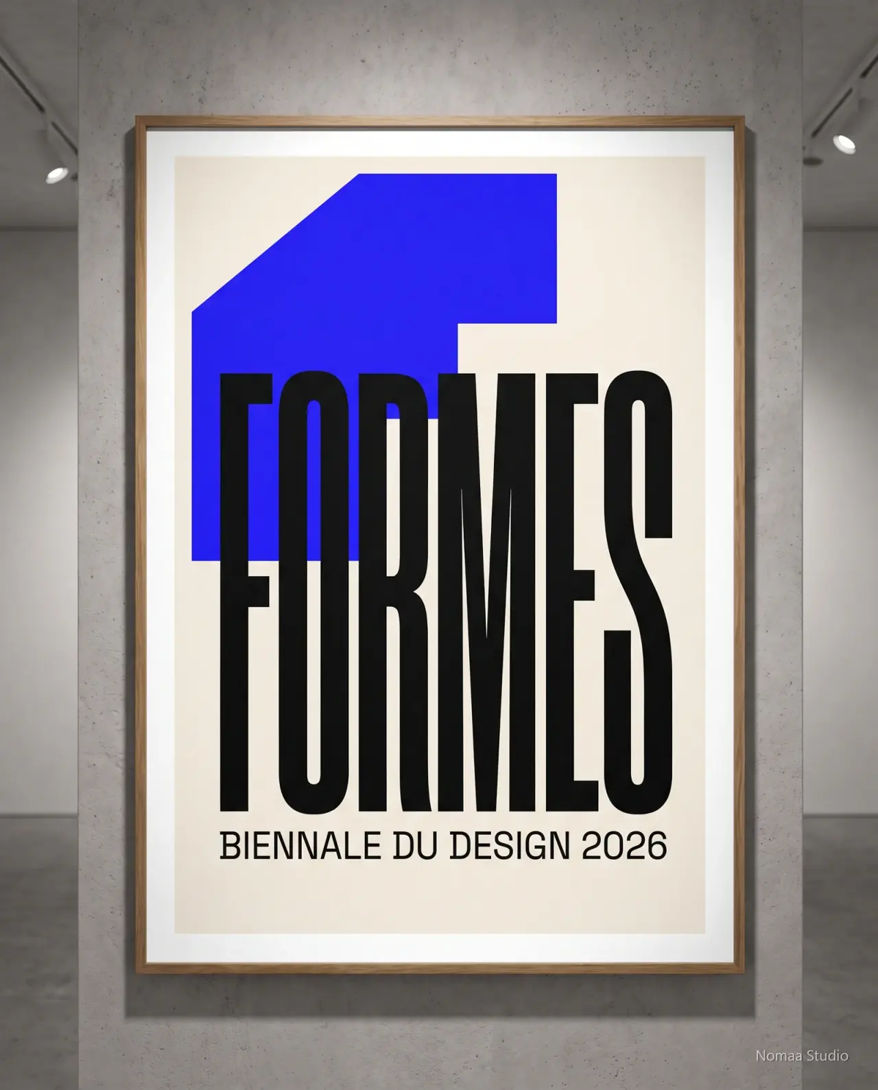 Affiche de la biennale du design FORMES, aplat bleu outremer et titre en grotesque condensée noire
